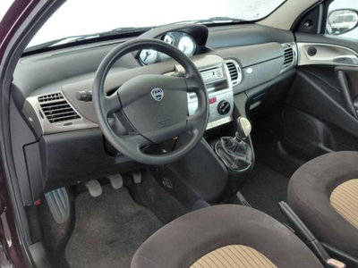 Lancia Ypsilon 1.2 New Oro (15)