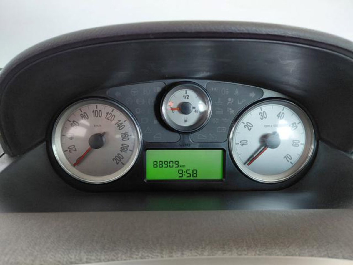 Lancia Ypsilon 1.2 New Oro (16)