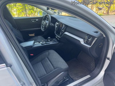 Volvo V60 B4 (d) automatico Essential (3)