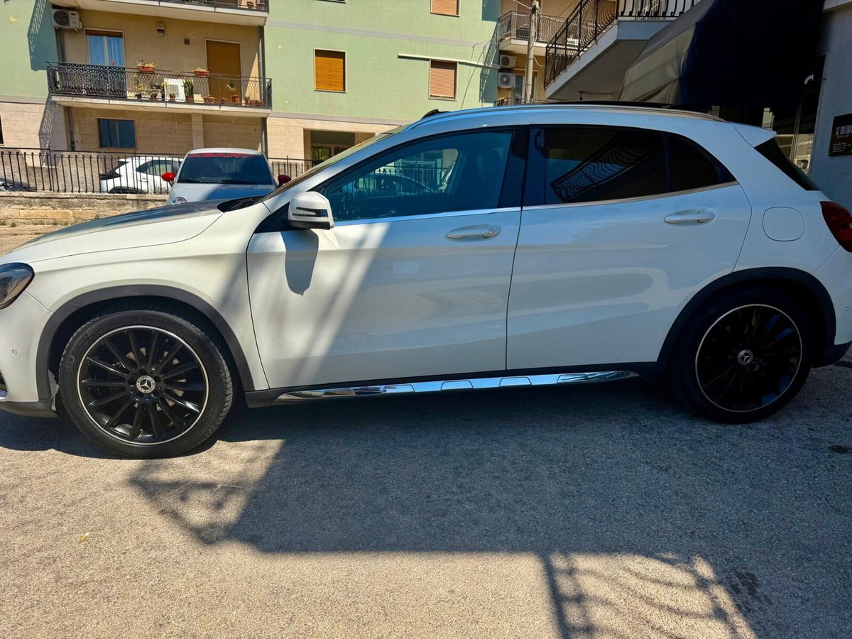 Mercedes-Benz GLA SUV 200 d Automatic Premium (19)