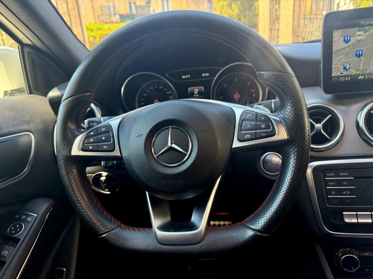 Mercedes-Benz GLA SUV 200 d Automatic Premium (9)