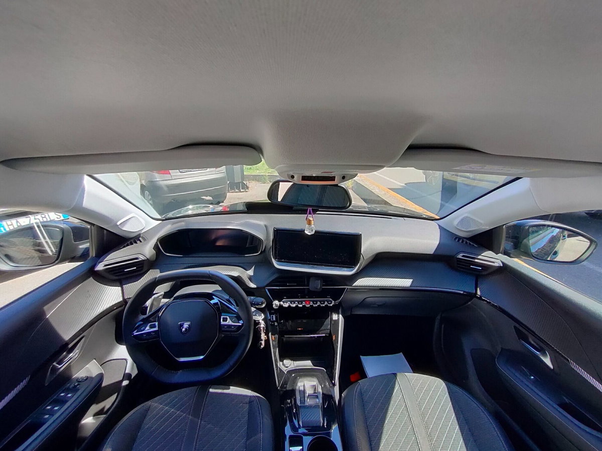 Peugeot 208 PureTech 100 Stop&Start 5 porte Allure (11)