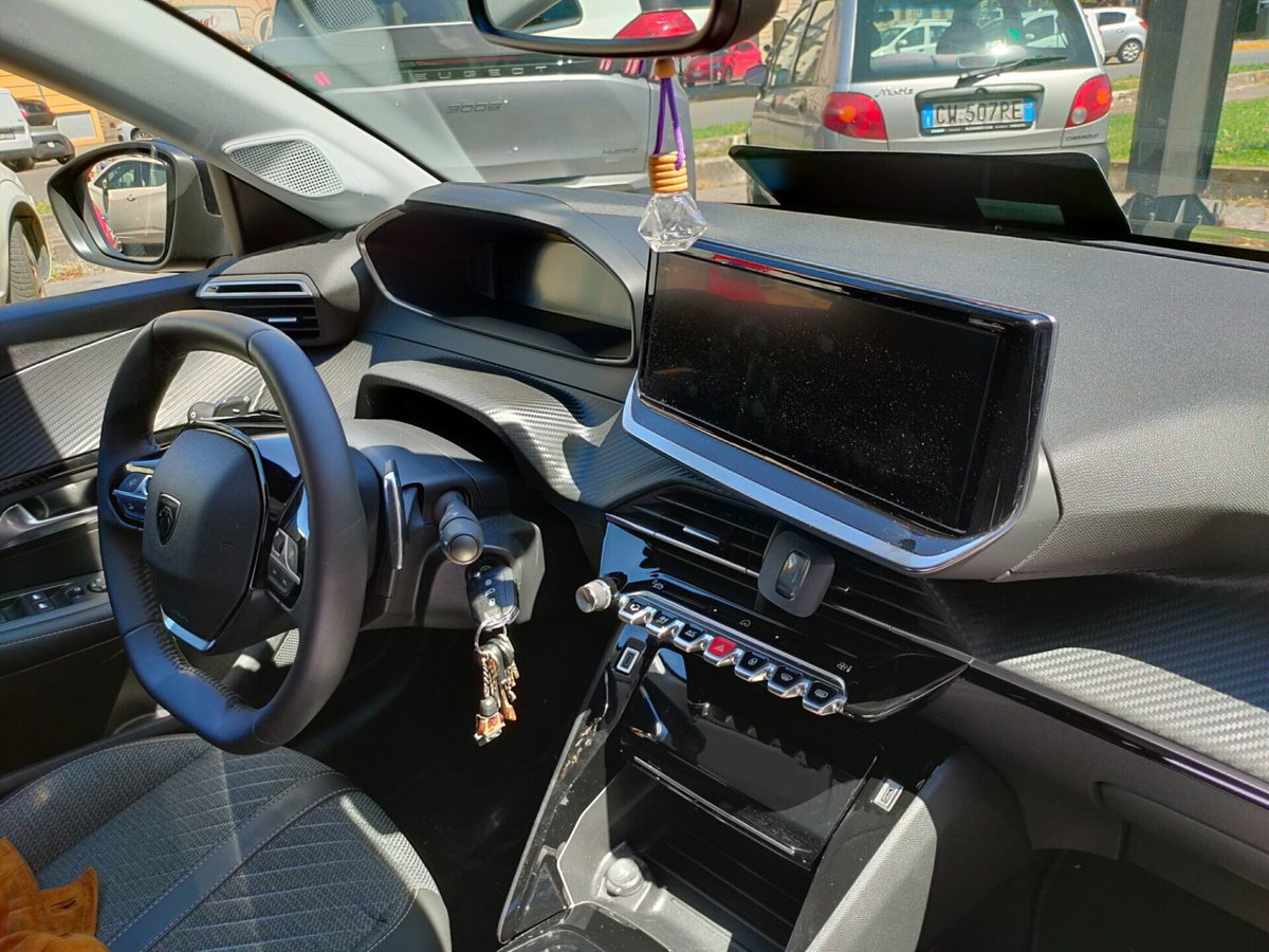 Peugeot 208 PureTech 100 Stop&Start 5 porte Allure (18)