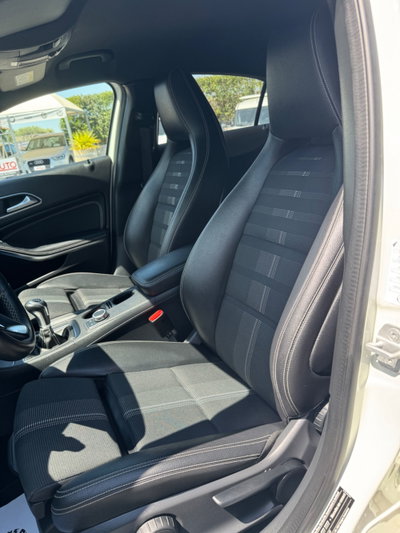 Mercedes-Benz Classe A 180 CDI Automatic Night Edition (10)