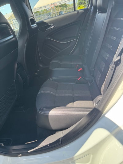 Mercedes-Benz Classe A 180 CDI Automatic Night Edition (11)