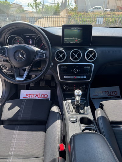 Mercedes-Benz Classe A 180 CDI Automatic Night Edition (12)
