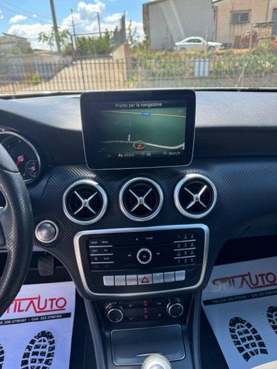 Mercedes-Benz Classe A 180 CDI Automatic Night Edition (14)
