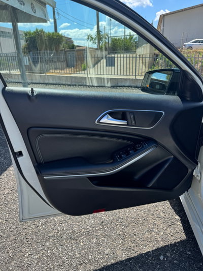 Mercedes-Benz Classe A 180 CDI Automatic Night Edition (15)
