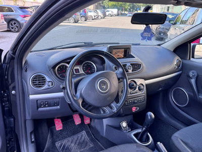 Renault Clio 1.2 16V 3 porte Dynamique (8)