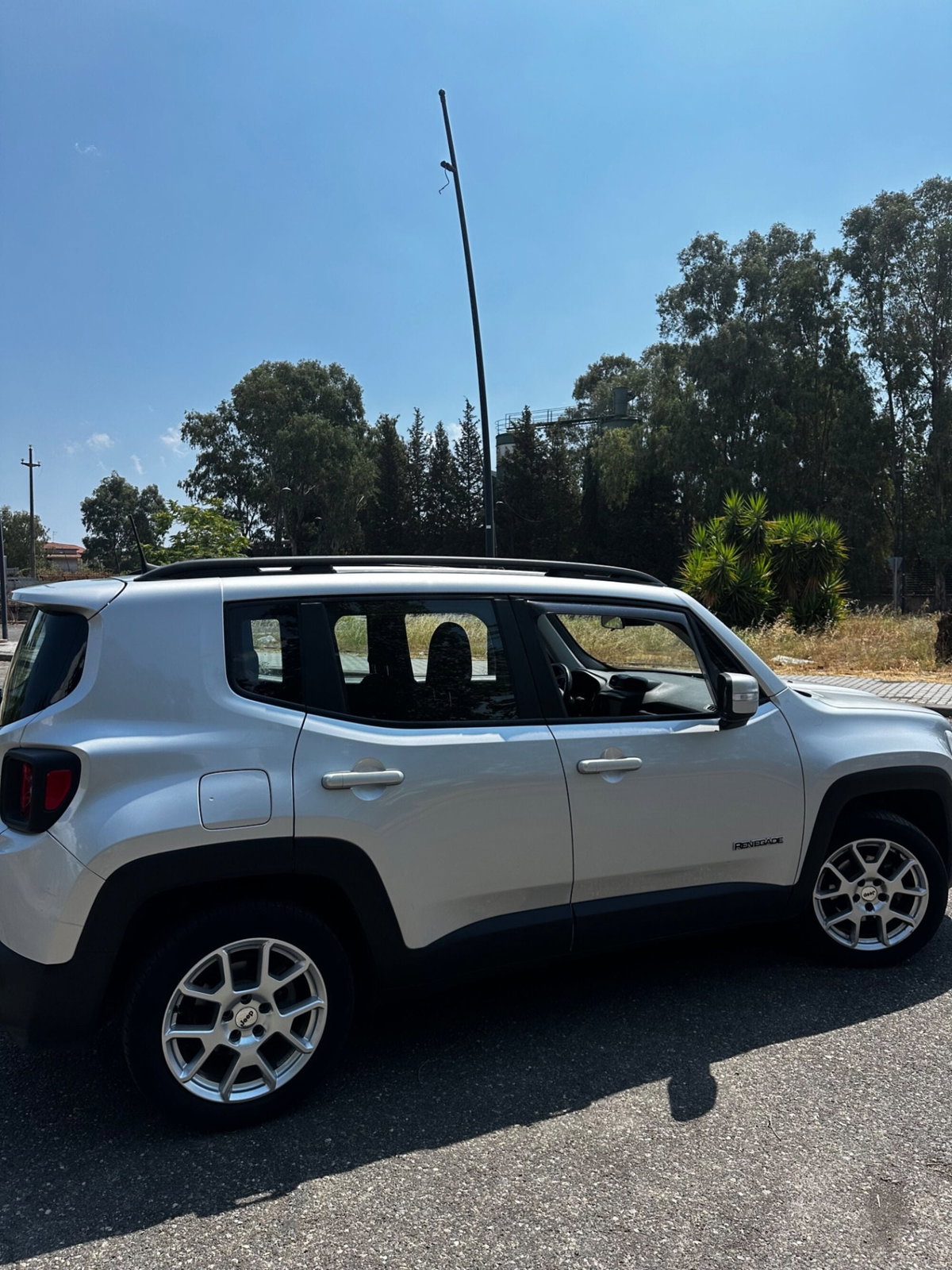Jeep Renegade 1.6 Mjt 120 CV Longitude (4)