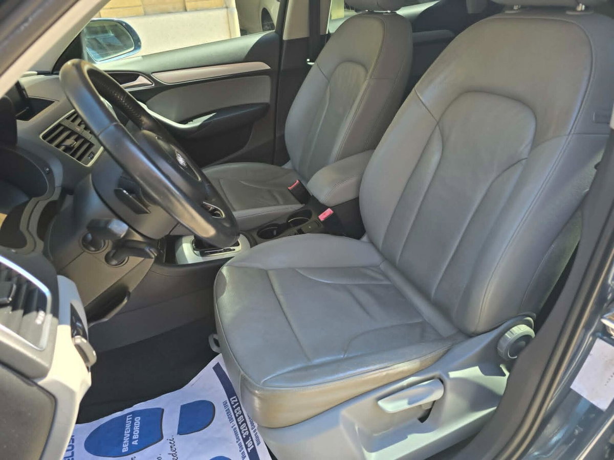 Audi Q3 2.0 TDI 120 CV S tronic Sport (9)