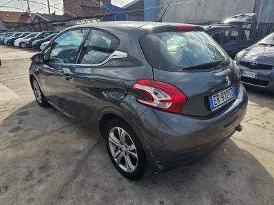 Peugeot 208 e-HDi 92 CV Stop&Start ETG6 3 porte Allure (5)