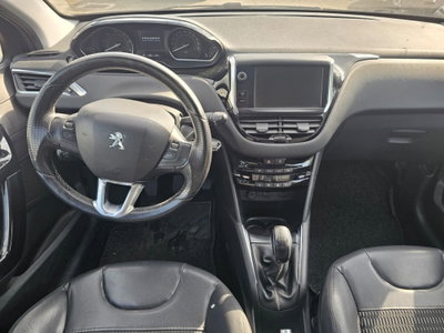Peugeot 208 e-HDi 92 CV Stop&Start ETG6 3 porte Allure (7)