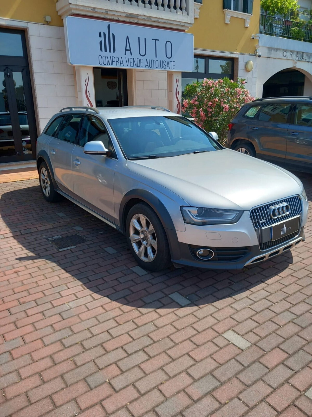 Audi A4 Allroad 2.0 TDI 177 CV Advanced (2)