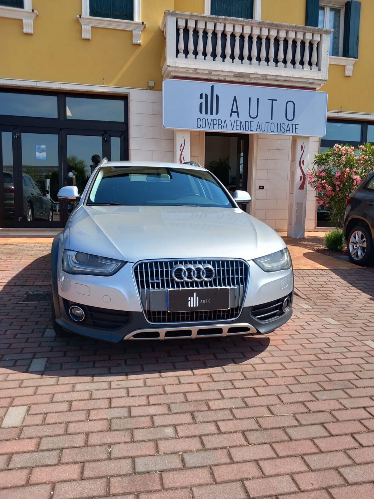 Audi A4 Allroad 2.0 TDI 177 CV Advanced (4)