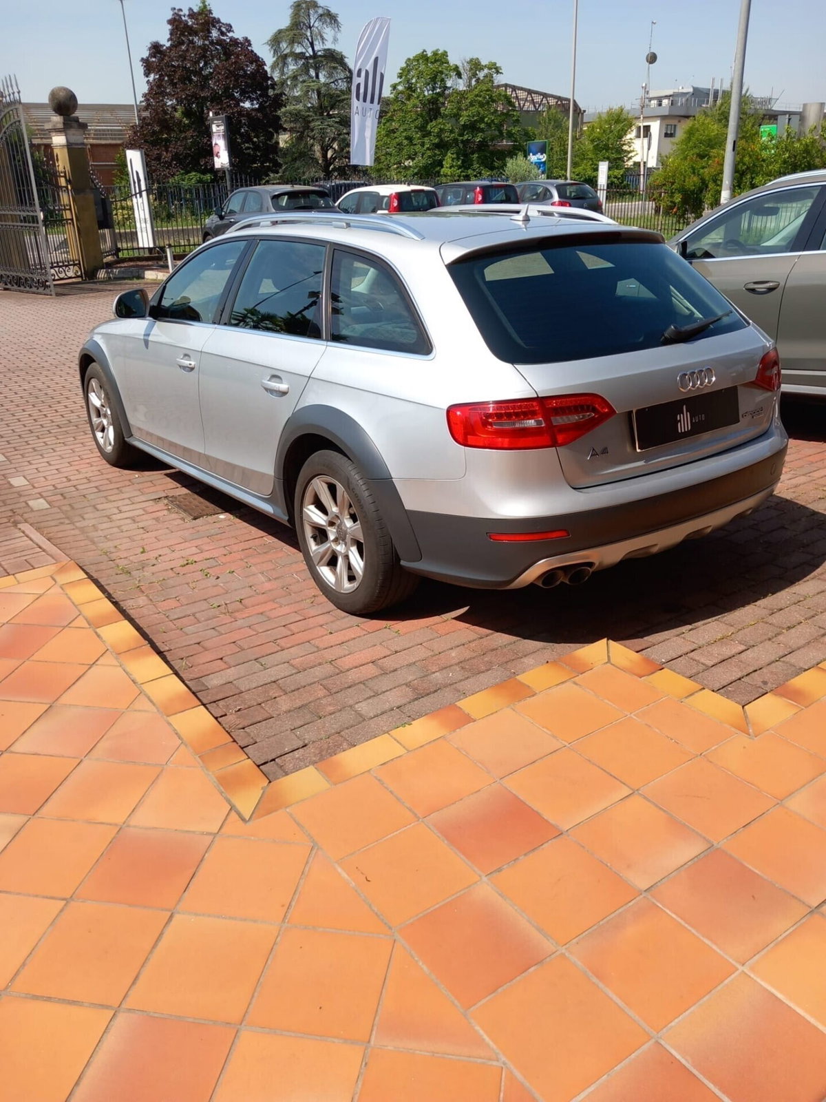 Audi A4 Allroad 2.0 TDI 177 CV Advanced (5)