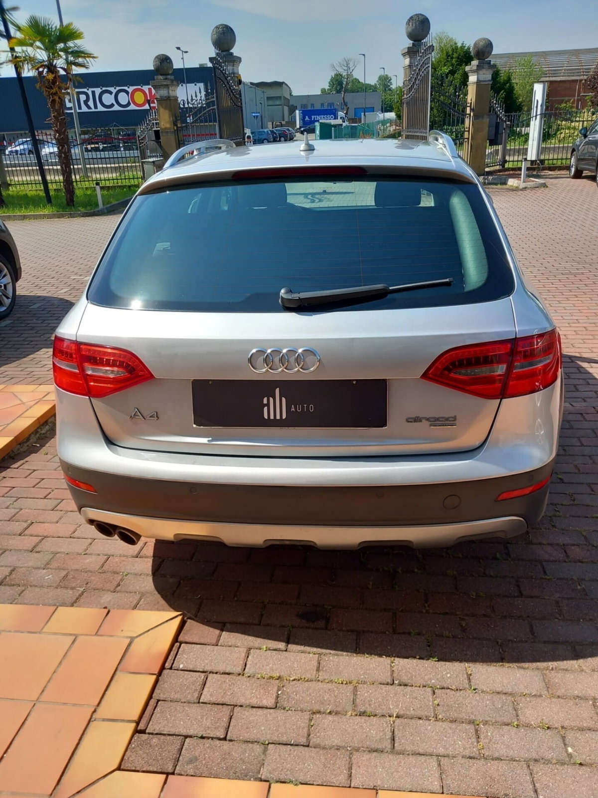 Audi A4 Allroad 2.0 TDI 177 CV Advanced (6)