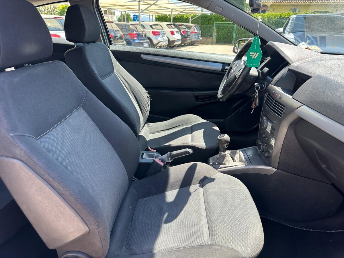 Opel Astra GTC 1.3 CDTI 3 porte Enjoy (13)