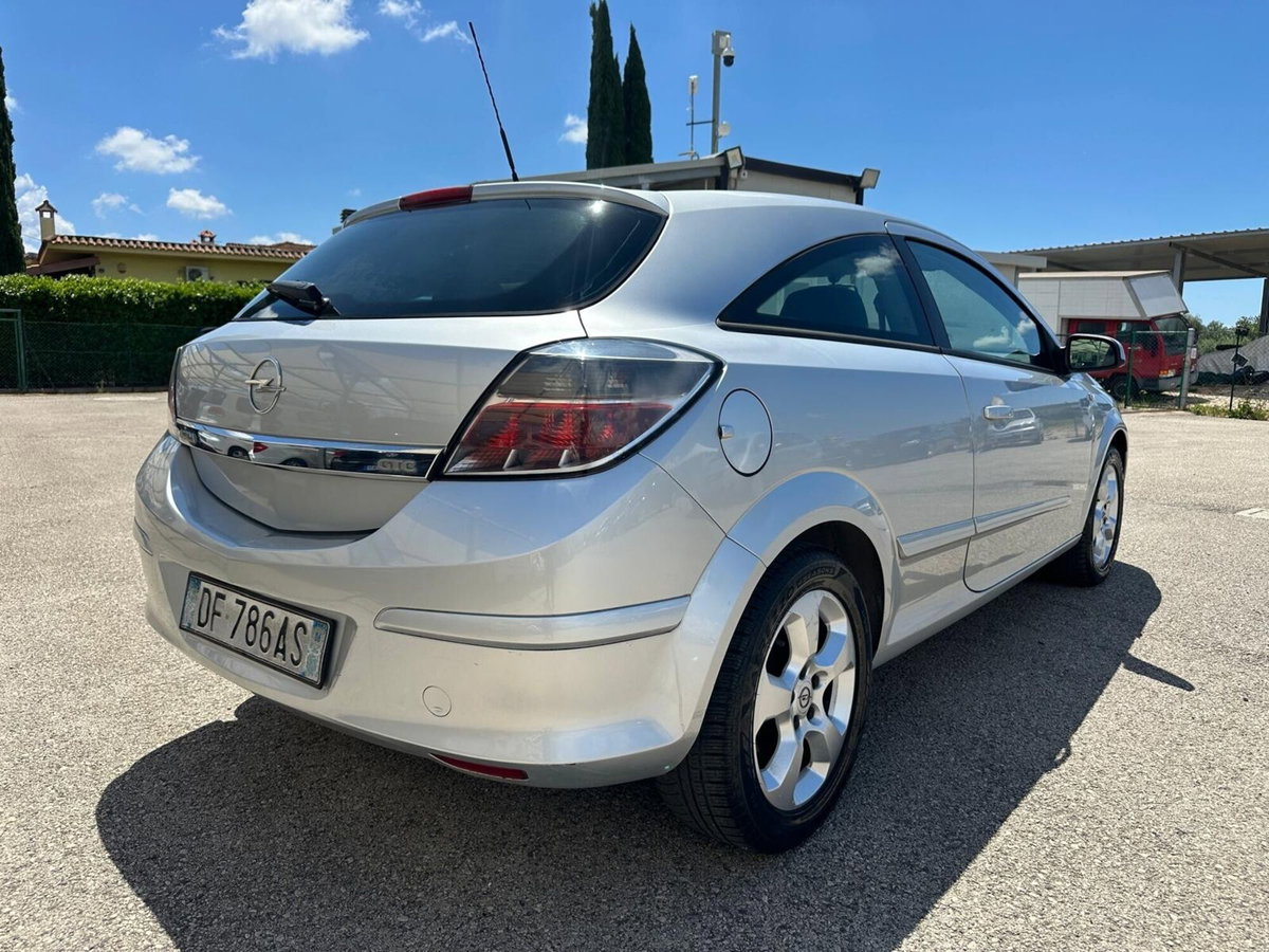 Opel Astra GTC 1.3 CDTI 3 porte Enjoy (3)