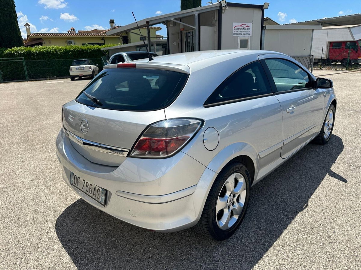 Opel Astra GTC 1.3 CDTI 3 porte Enjoy (4)
