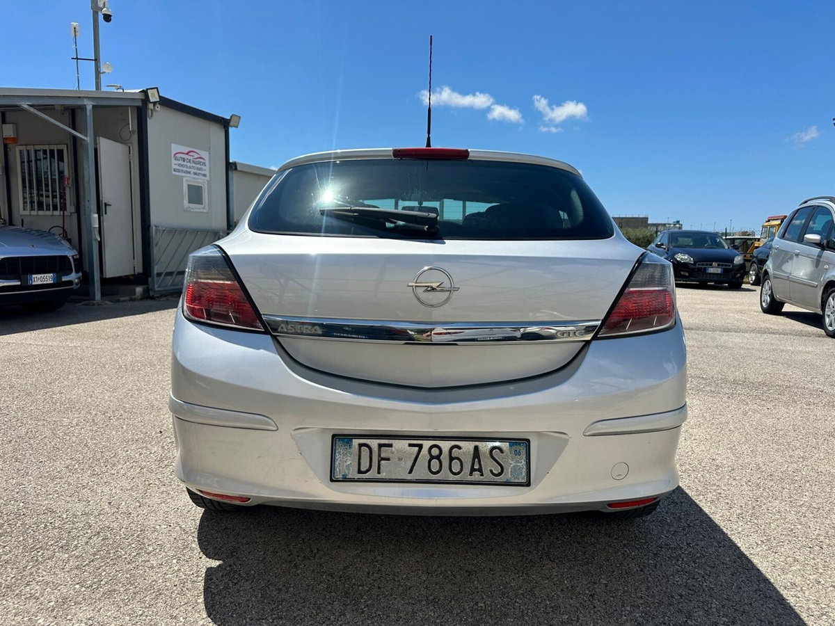 Opel Astra GTC 1.3 CDTI 3 porte Enjoy (5)