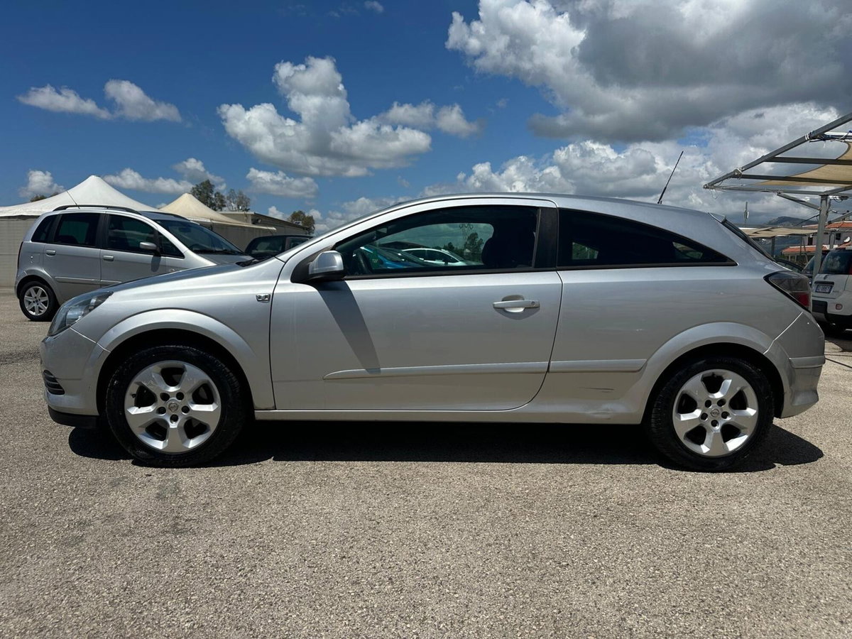 Opel Astra GTC 1.3 CDTI 3 porte Enjoy (7)