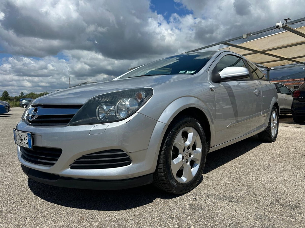Opel Astra GTC 1.3 CDTI 3 porte Enjoy (9)
