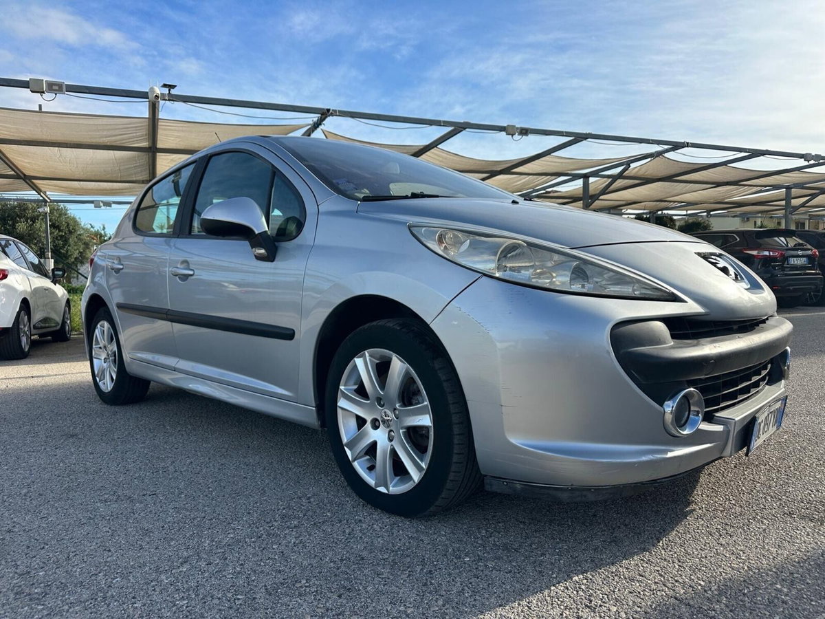 Peugeot 207 HDi 90CV 5p. XT