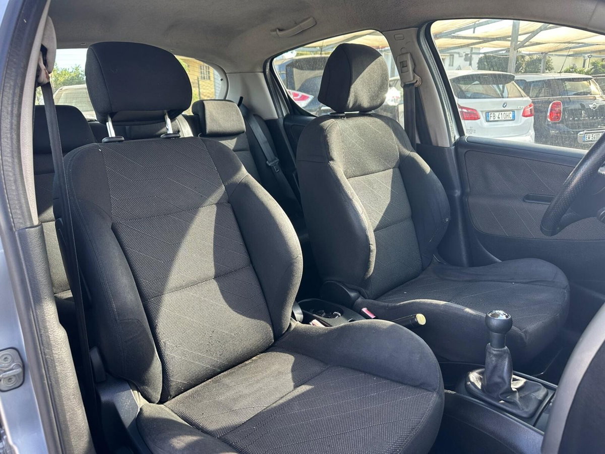 Peugeot 207 HDi 90CV 5p. XT (14)