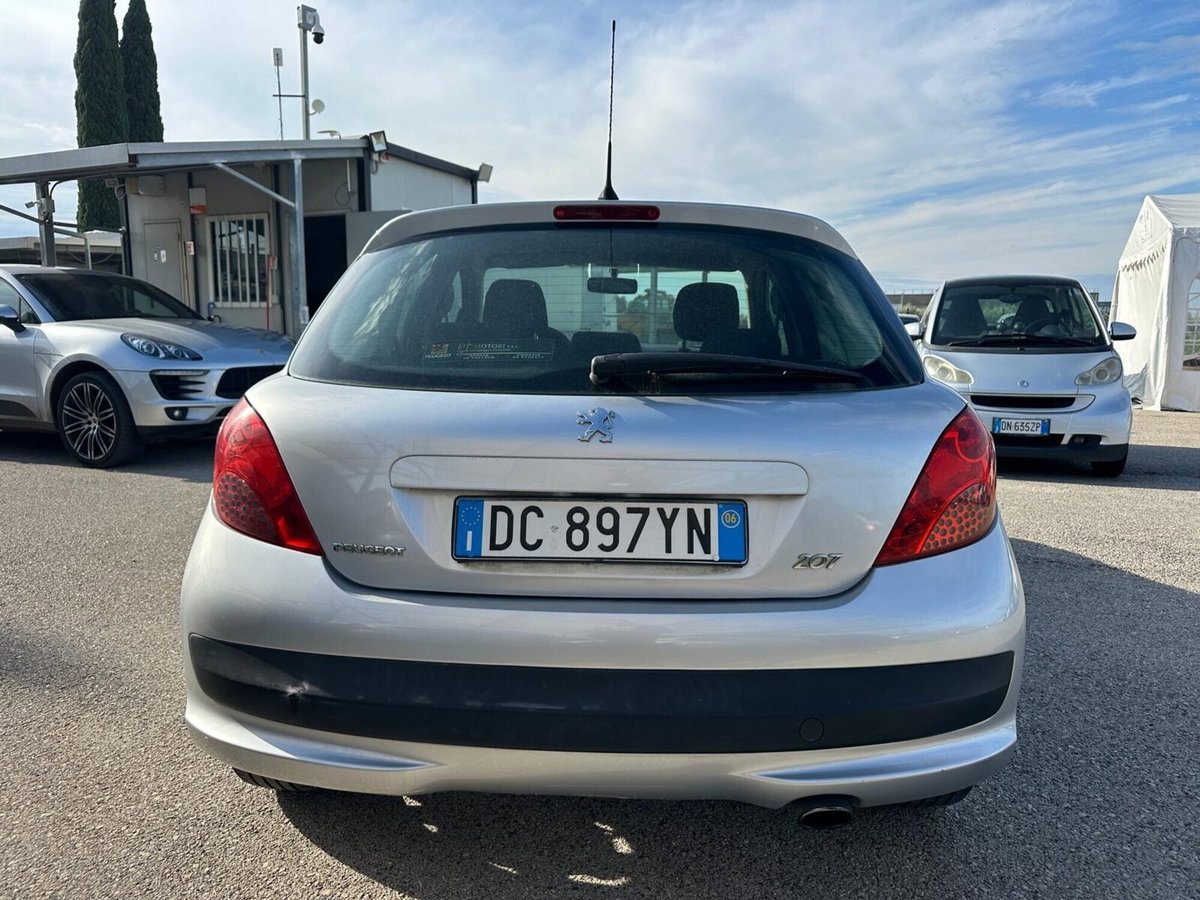 Peugeot 207 HDi 90CV 5p. XT (4)