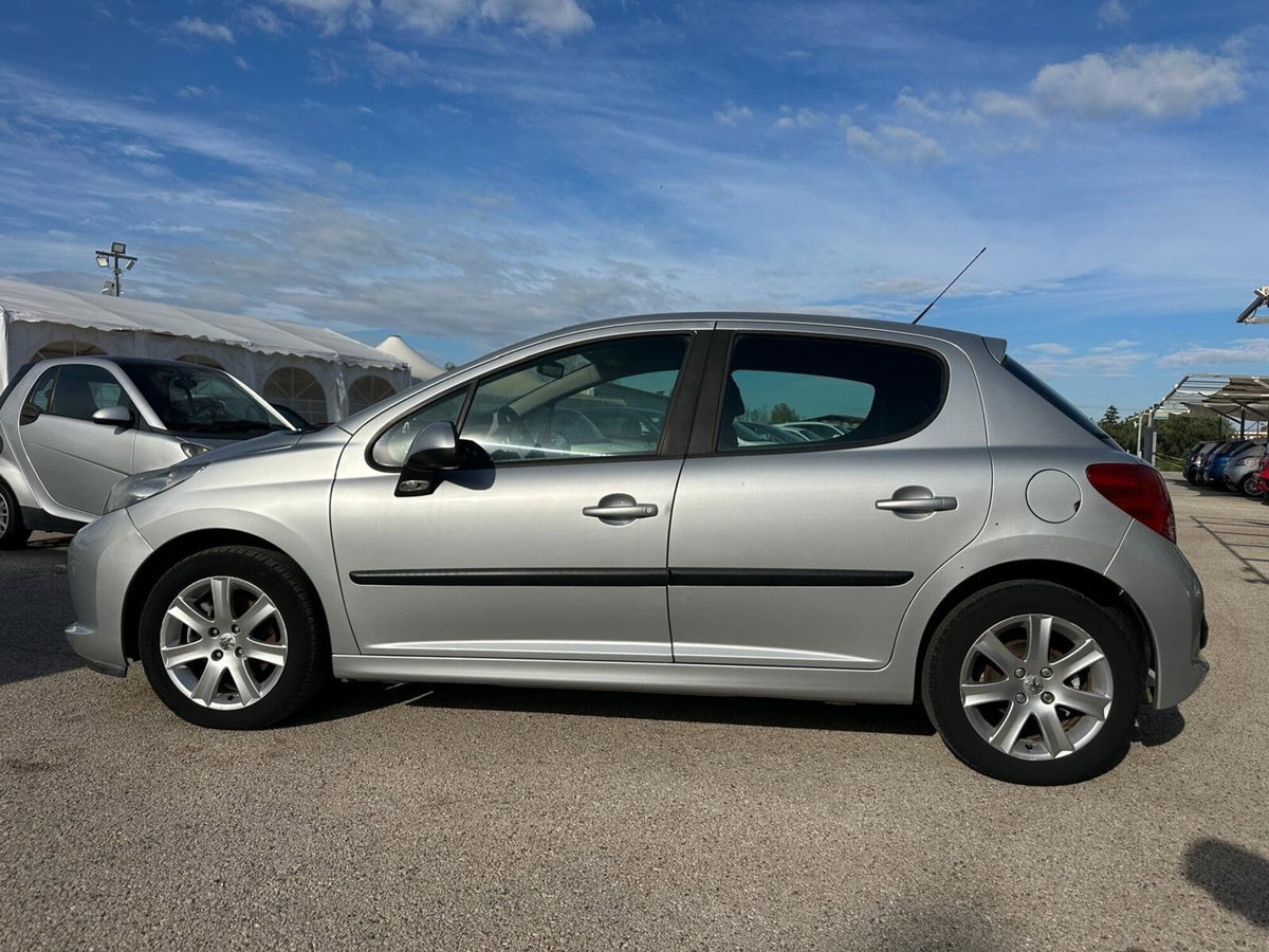 Peugeot 207 HDi 90CV 5p. XT (6)