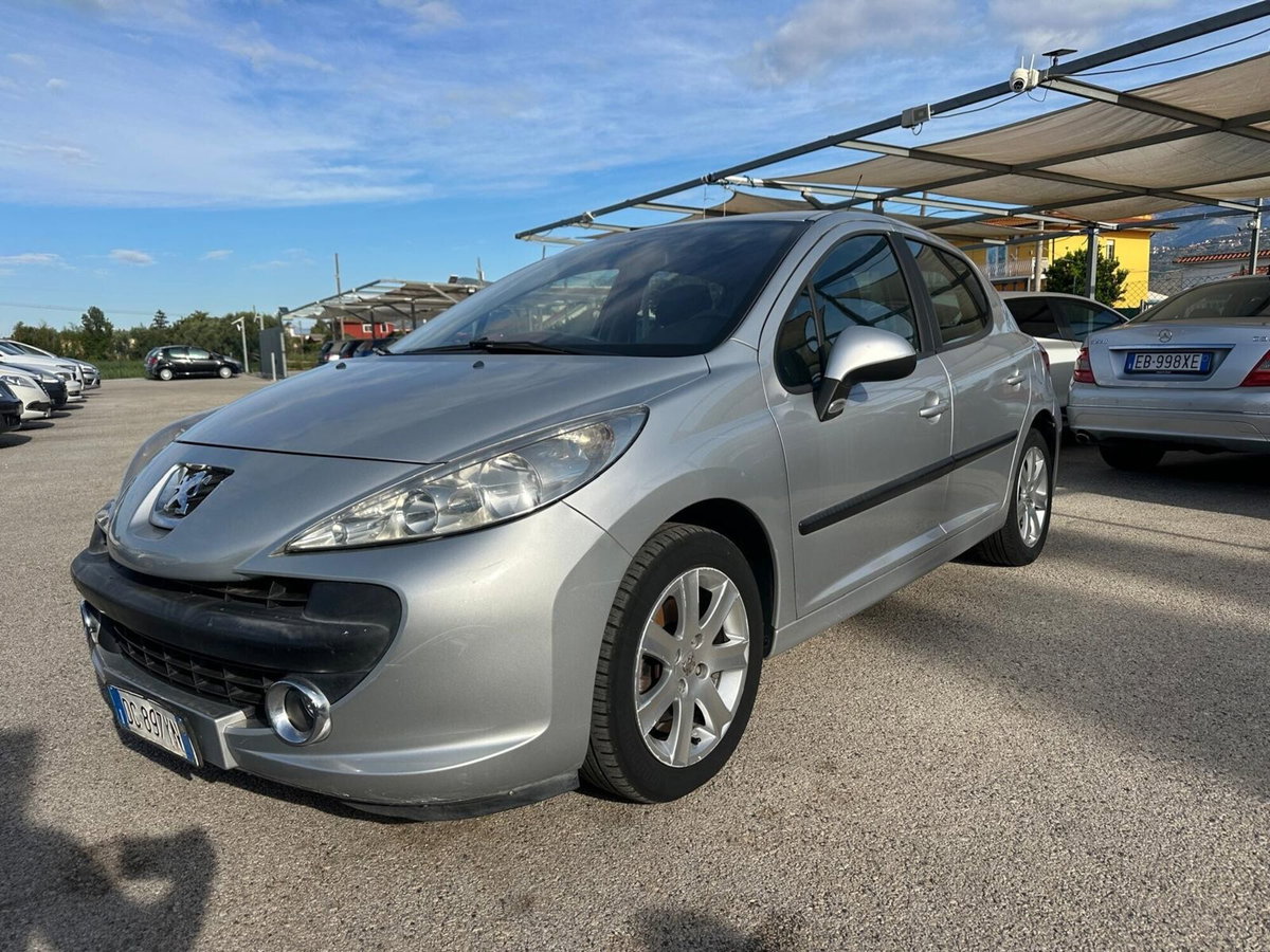 Peugeot 207 HDi 90CV 5p. XT (7)