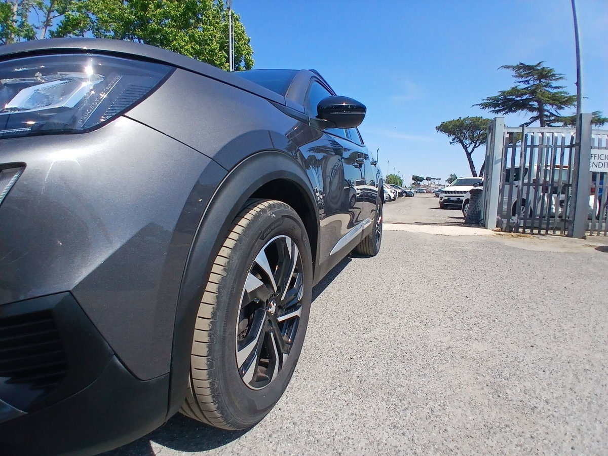 Peugeot 2008 PureTech 130 S&S Allure (11)