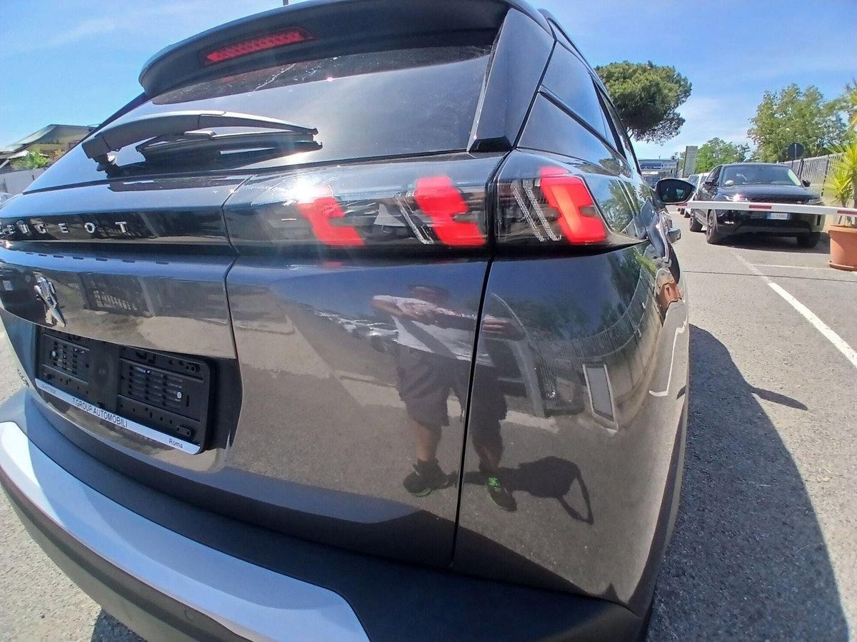 Peugeot 2008 PureTech 130 S&S Allure (13)