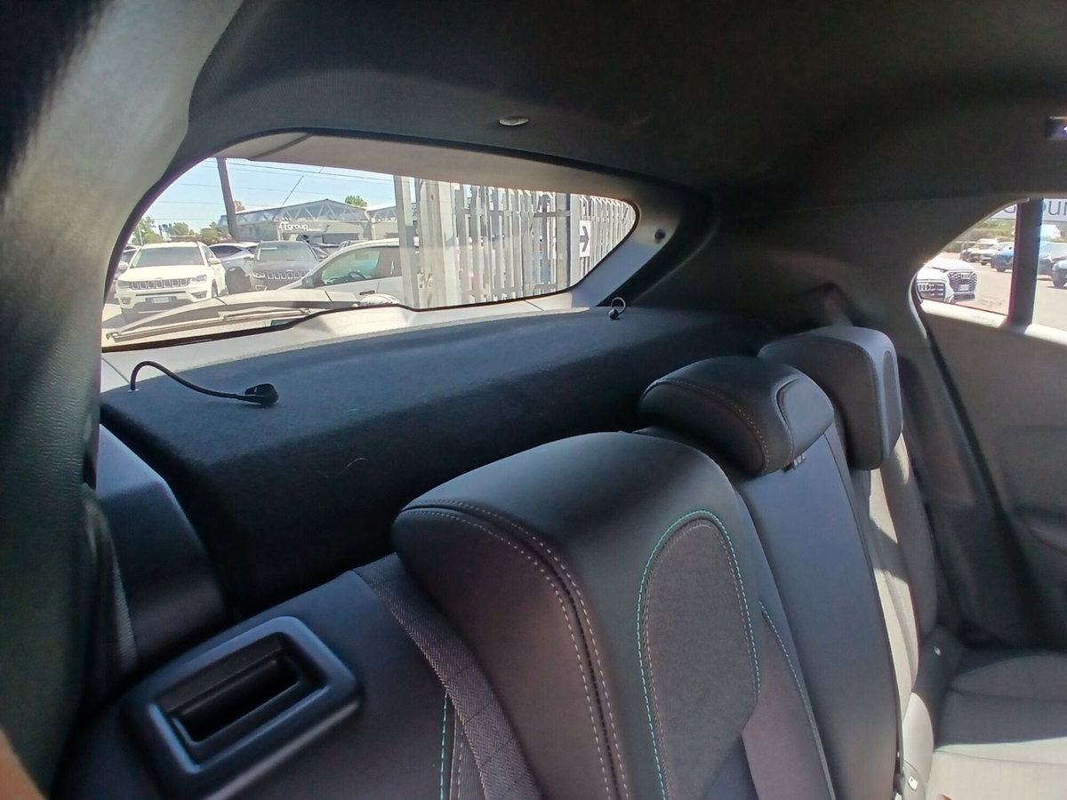 Peugeot 2008 PureTech 130 S&S Allure (19)