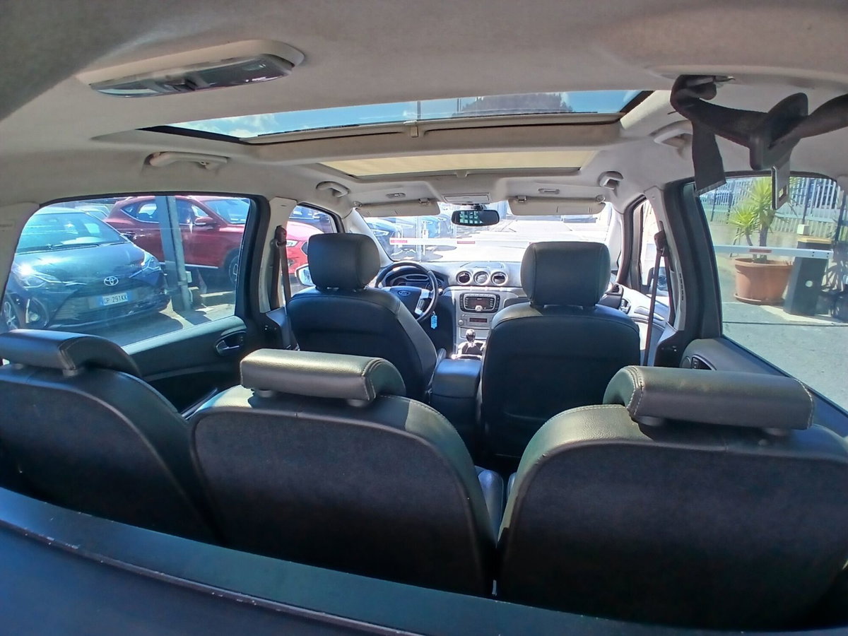 Ford S-Max 2.0 TDCi 140CV Titanium (12)