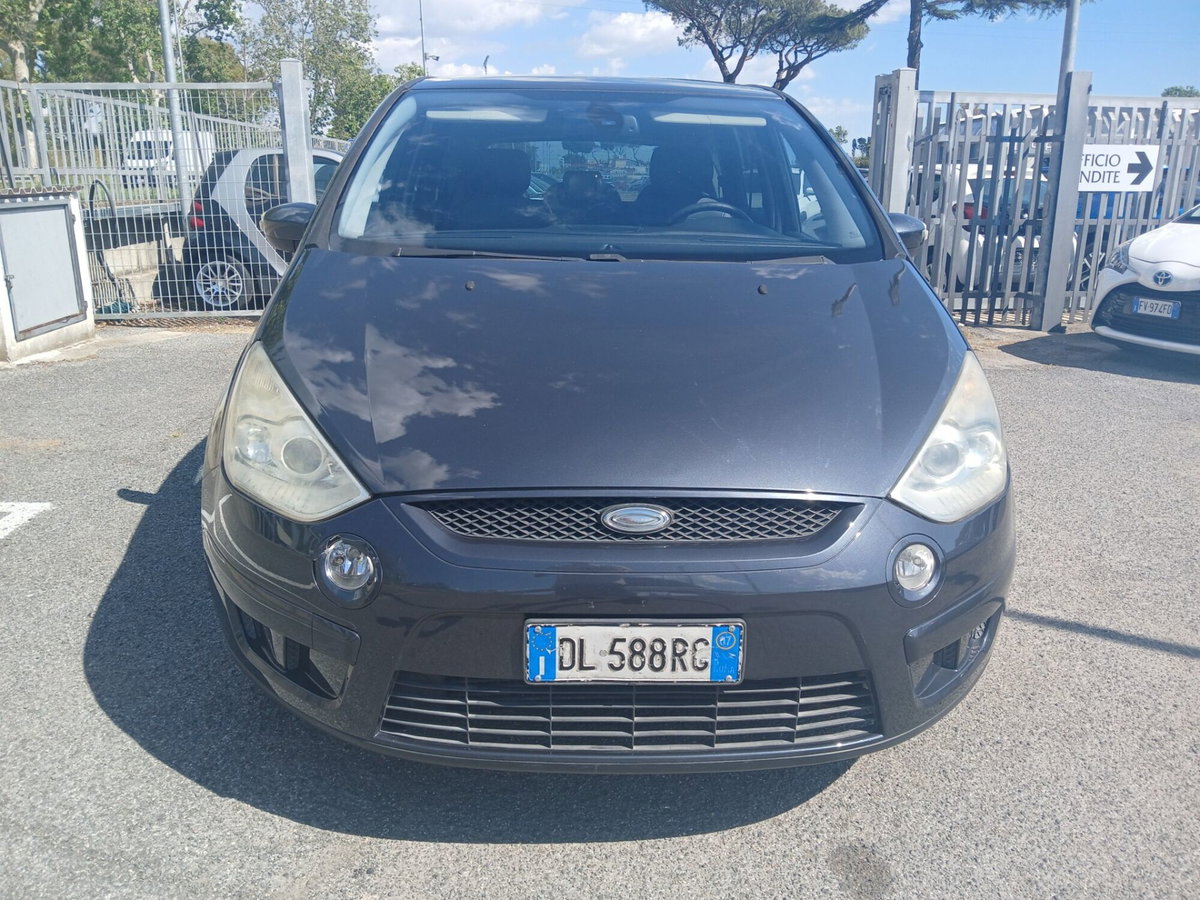 Ford S-Max 2.0 TDCi 140CV Titanium (2)