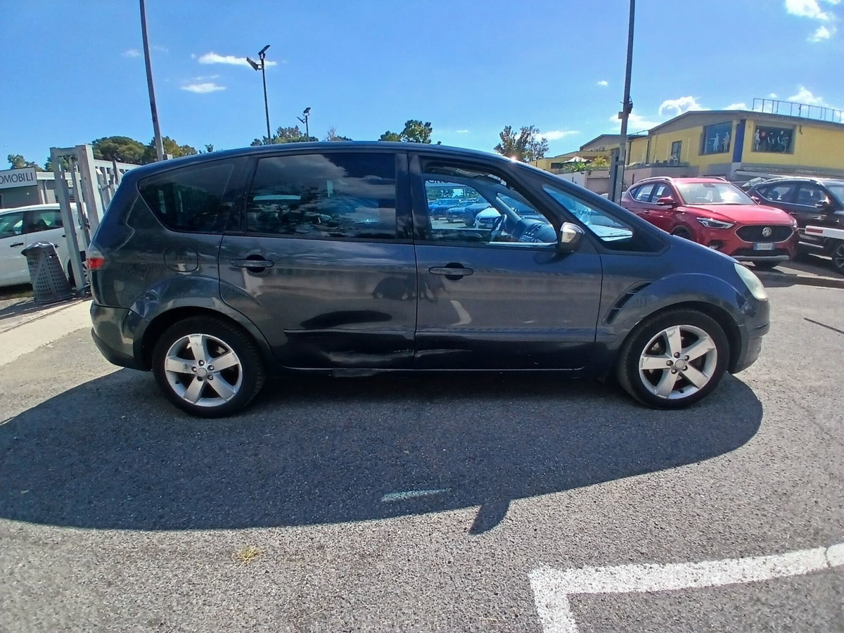 Ford S-Max 2.0 TDCi 140CV Titanium (4)