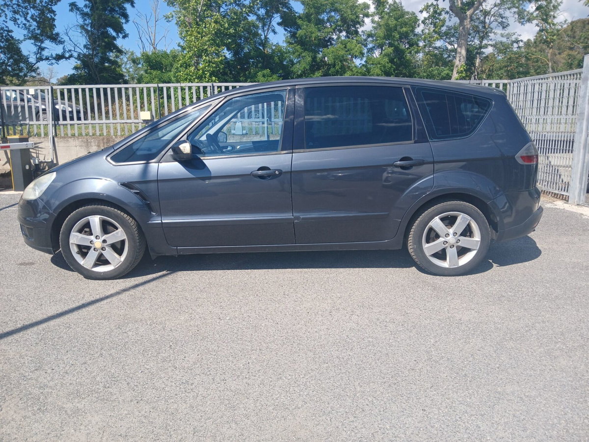 Ford S-Max 2.0 TDCi 140CV Titanium (8)