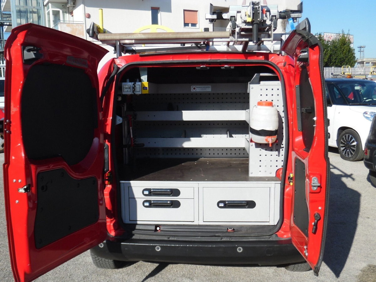 Fiat Fiorino Furgone cargo 1.3 mjt 95cv Adventure (7)