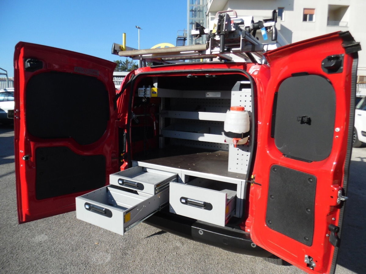 Fiat Fiorino Furgone cargo 1.3 mjt 95cv Adventure (8)
