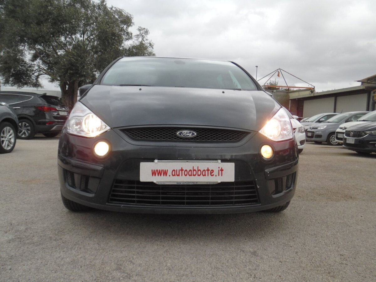 Ford S-Max 2.0 TDCi 140CV Titanium (11)