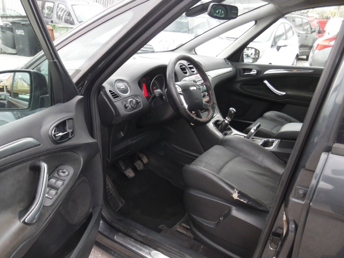 Ford S-Max 2.0 TDCi 140CV Titanium (13)