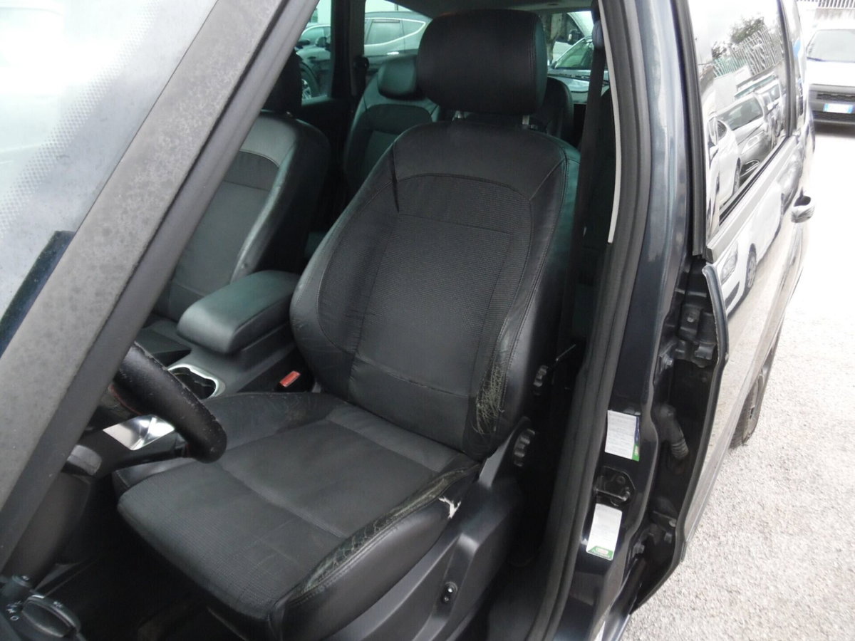 Ford S-Max 2.0 TDCi 140CV Titanium (14)