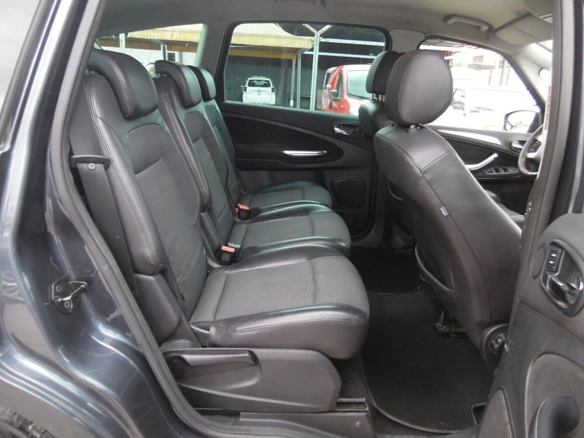 Ford S-Max 2.0 TDCi 140CV Titanium (18)