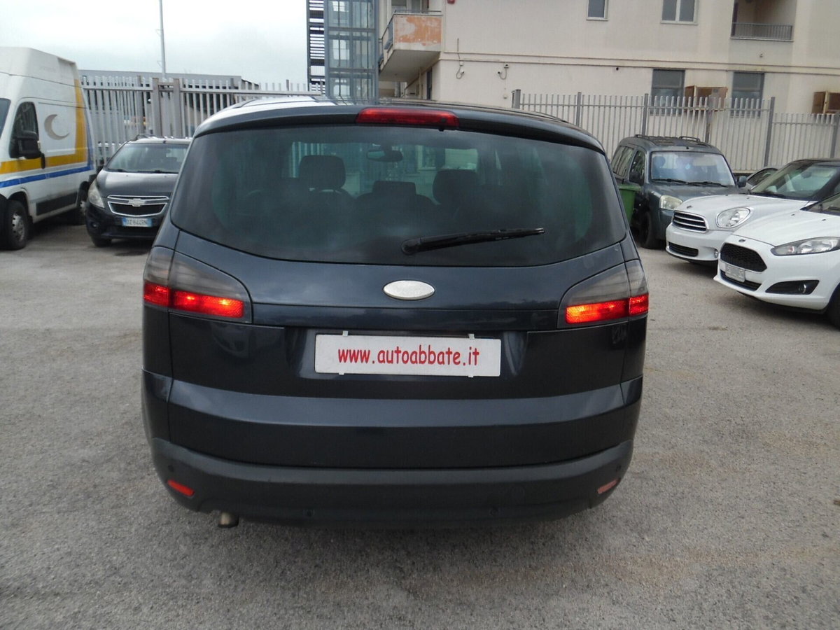 Ford S-Max 2.0 TDCi 140CV Titanium (6)