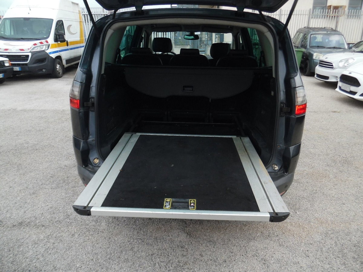 Ford S-Max 2.0 TDCi 140CV Titanium (7)