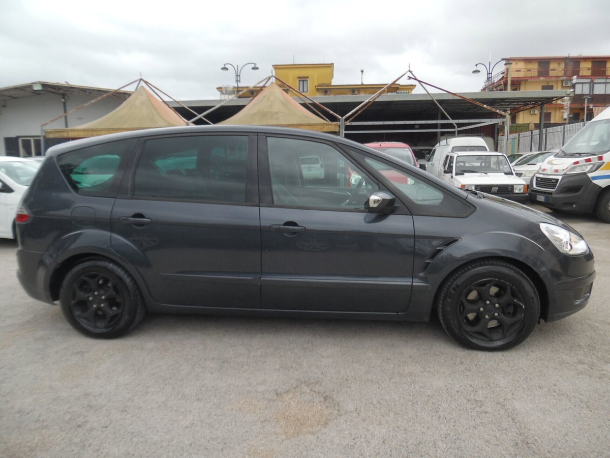 Ford S-Max 2.0 TDCi 140CV Titanium (9)