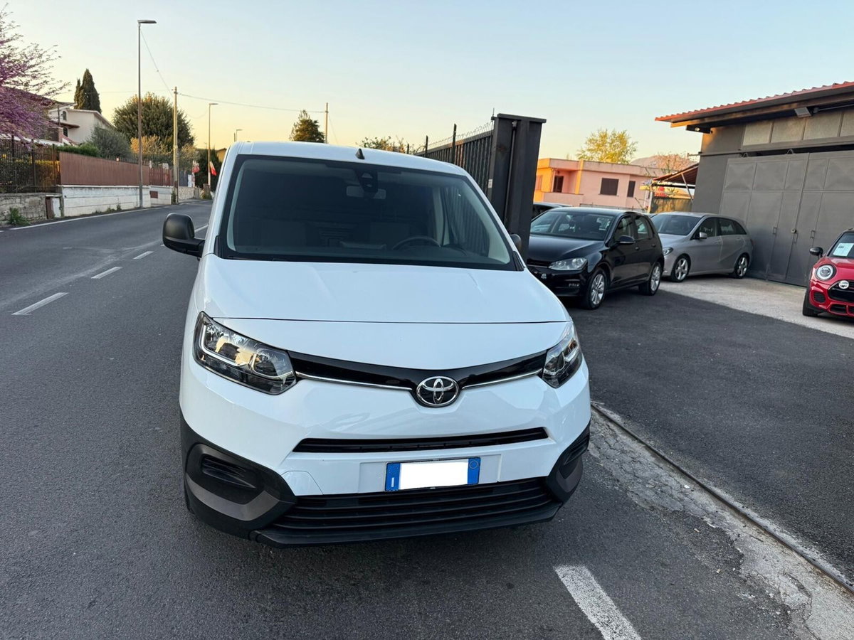 Toyota Proace City Verso City Verso 1.5D 100 CV S&S Short D Luxury (10)
