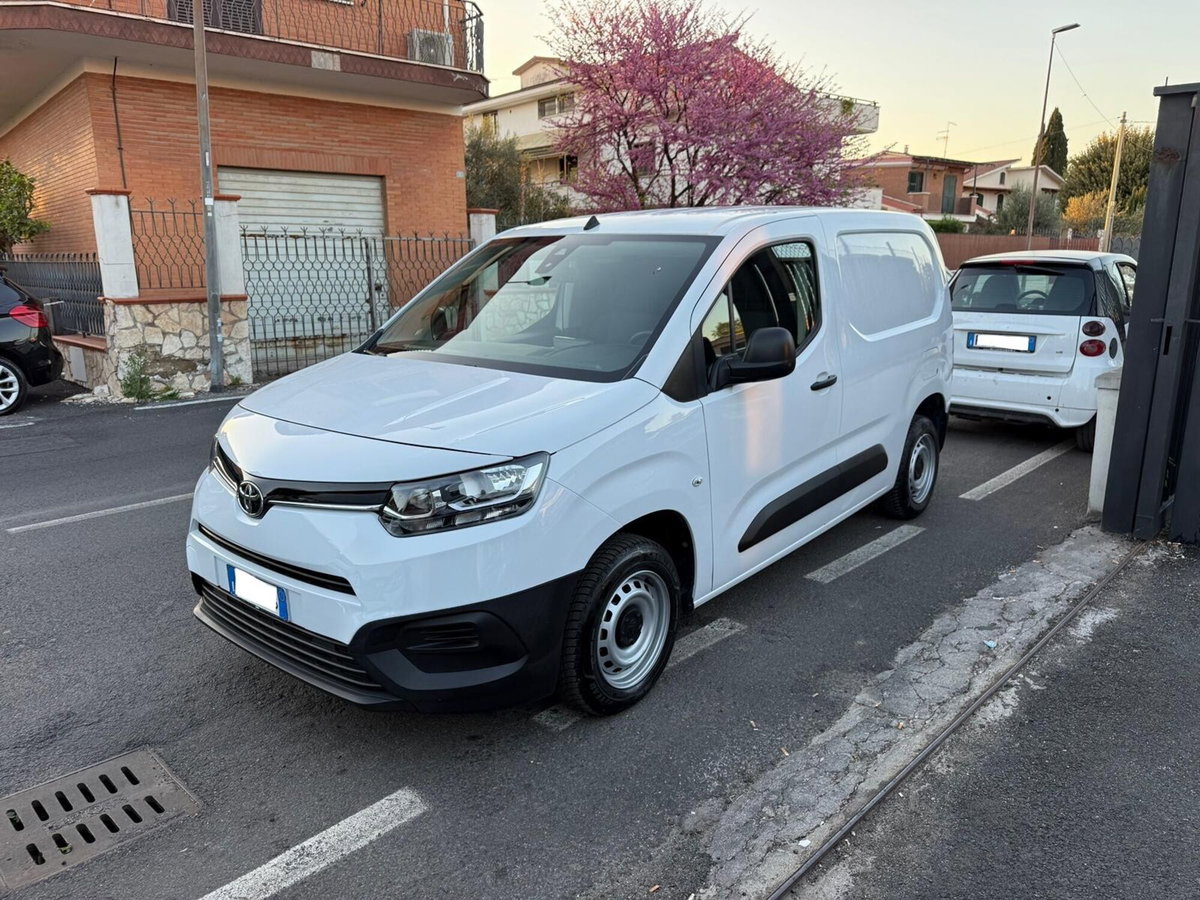 Toyota Proace City Verso City Verso 1.5D 100 CV S&S Short D Luxury (13)